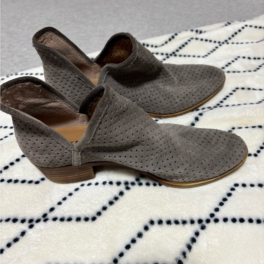 Lucky Brand Taupe/grey  Ankle Booties